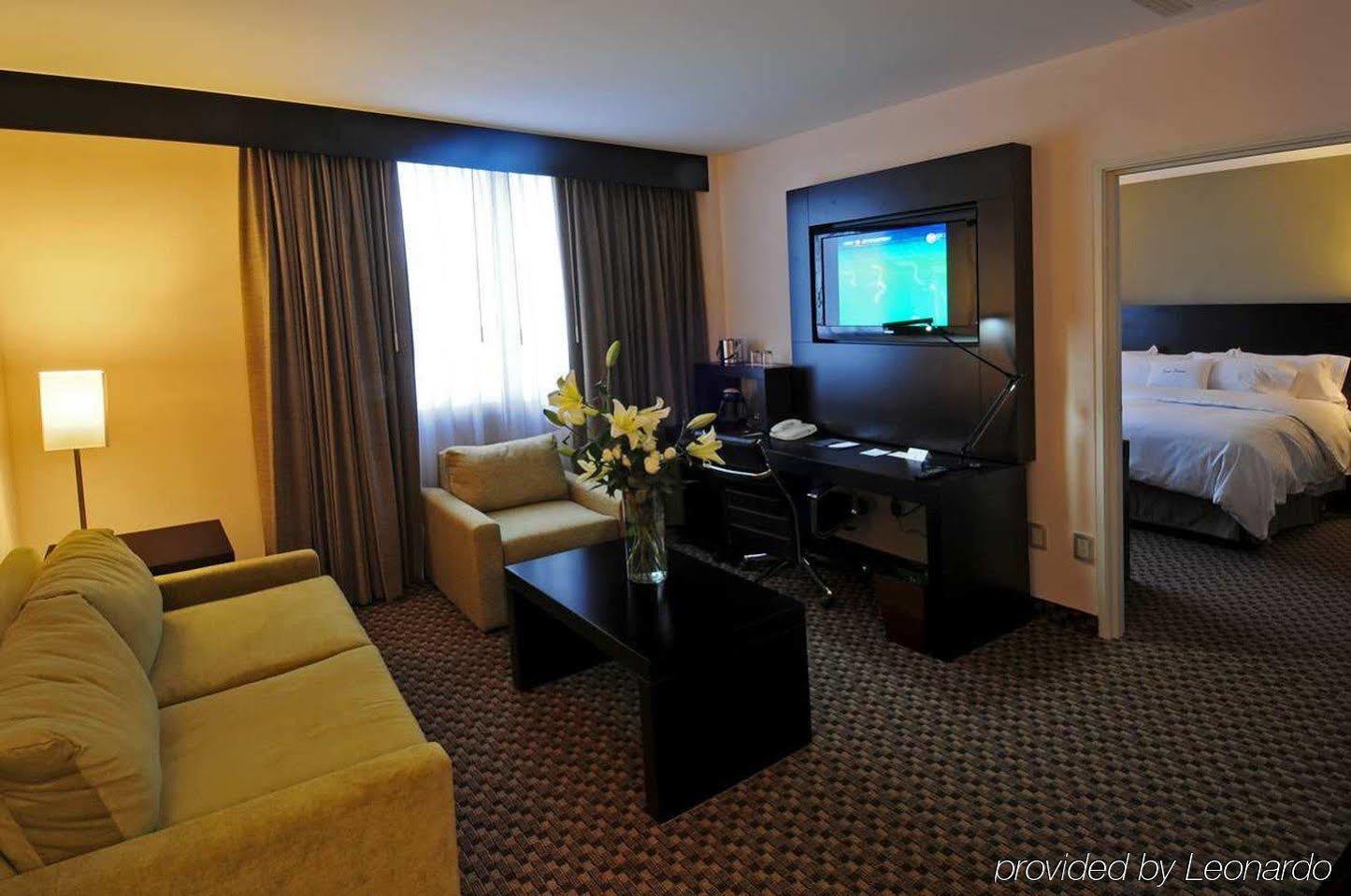 Doubletree By Hilton Queretaro Hotel Ruang foto