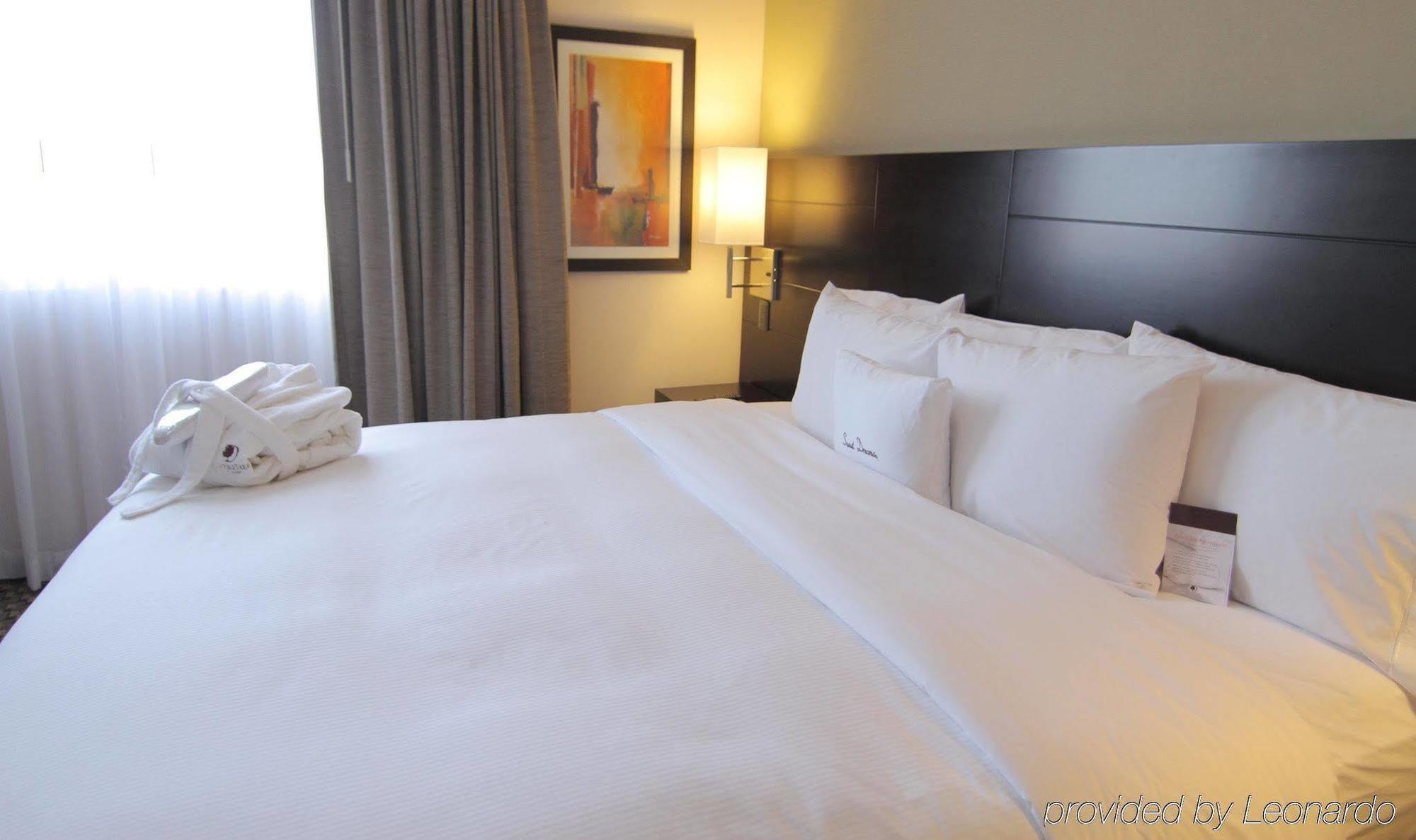 Doubletree By Hilton Queretaro Hotel Bagian luar foto